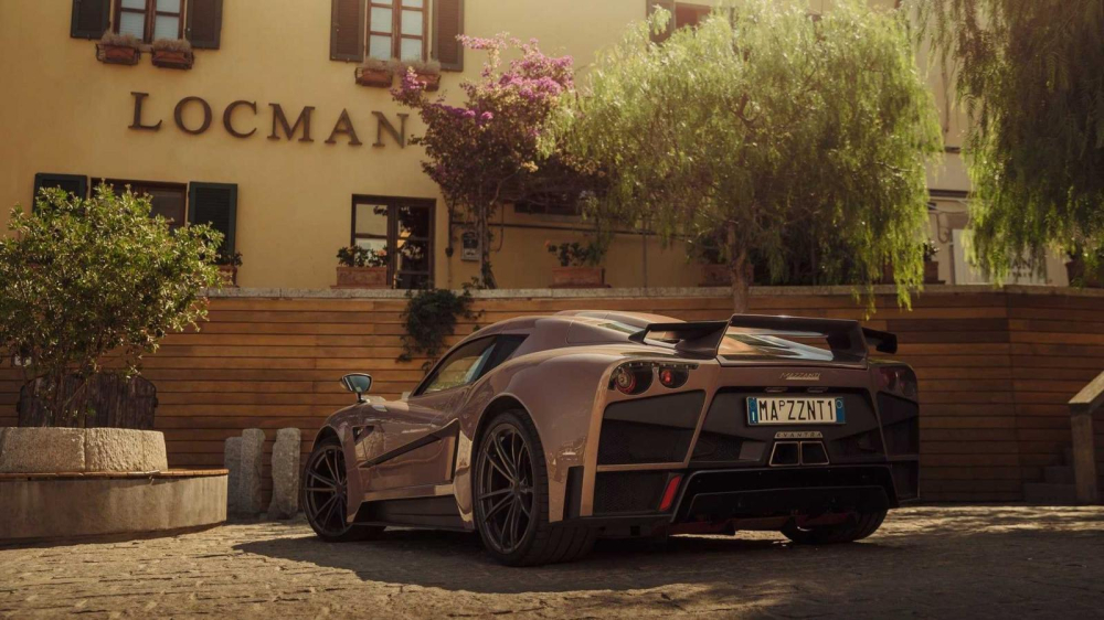 Mỗi chiếc Mazzanti Evantra Pura sẽ có giá khởi điểm khoảng 800.000 USD