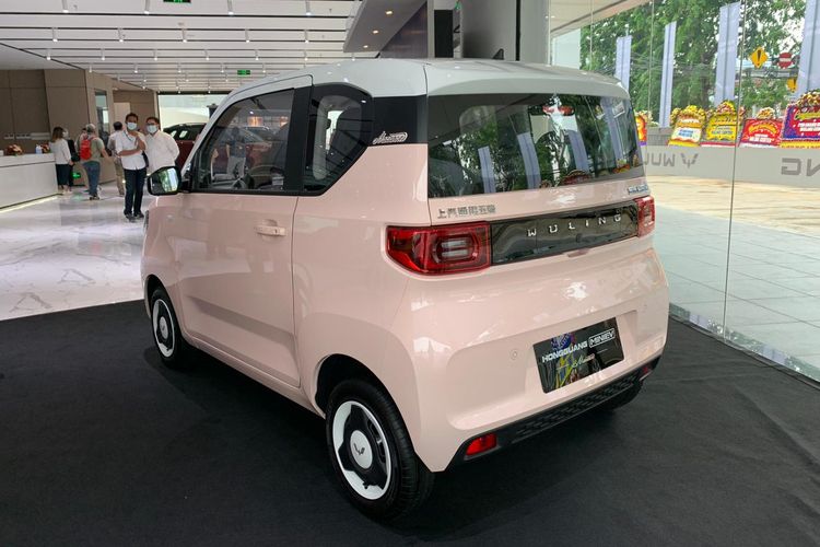 Wuling Hongguang Mini EV hiện có 2 loại pin, cho phạm vi hoạt động từ 120 - 170 km sau khi sạc đầy pin