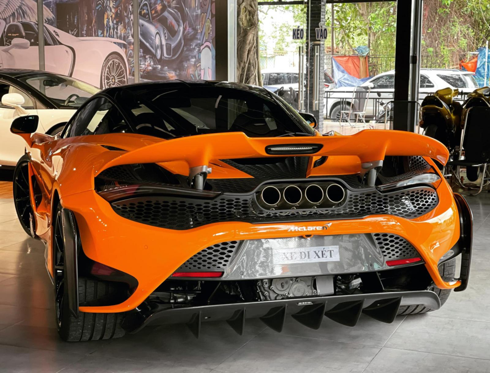 V&agrave; cả ph&iacute;a sau khiến giới m&ecirc; xe tin rằng si&ecirc;u xe giới hạn McLaren 765LT chuẩn bị ra biển số