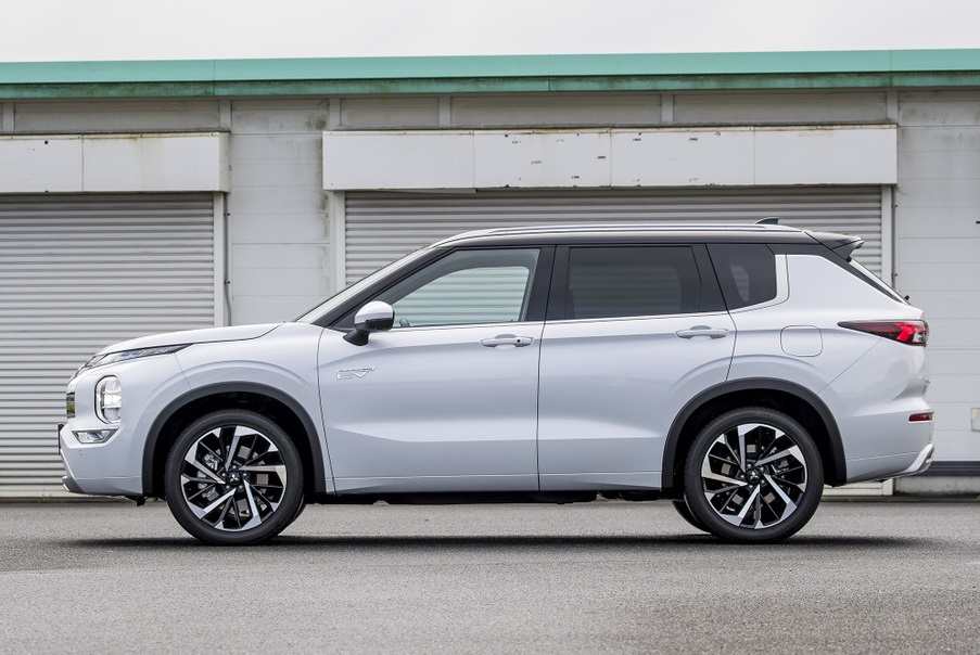 Mitsubishi Outlander PHEV 2022 tăng kích thước so với trước
