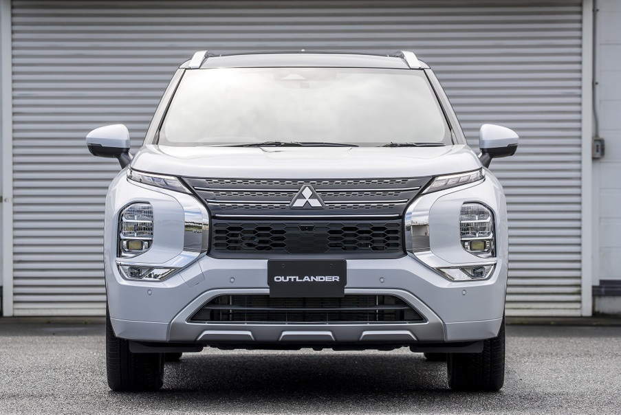 Hệ thống đèn trên đầu xe của Mitsubishi Outlander PHEV 2022