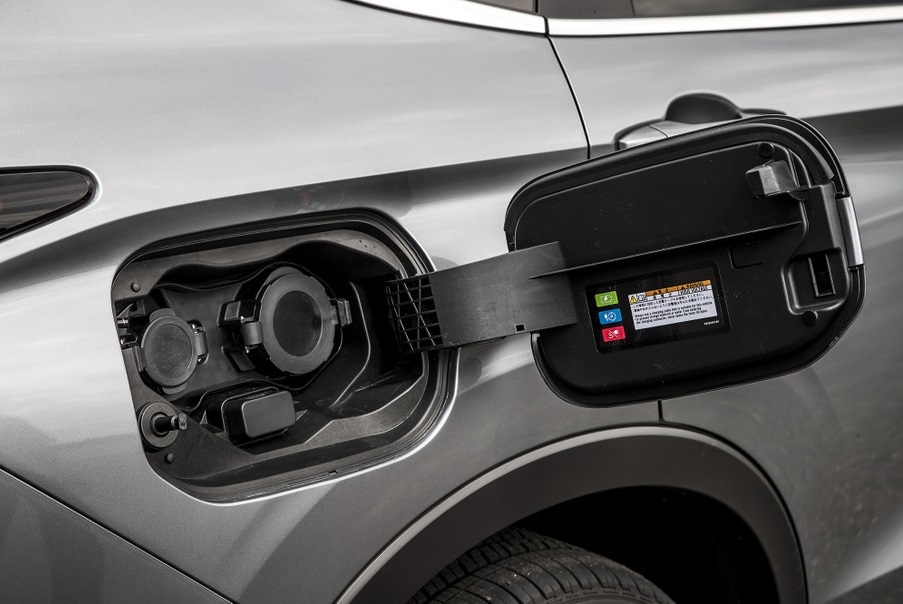 Cổng sạc của Mitsubishi Outlander PHEV 2022