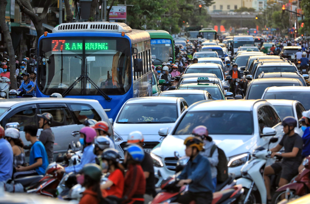 Trước đó vào năm 2010, TP. Hồ Chí Minh cũng từng chấp thuận đề xuất dự án thu phí ô tô vào khu trung tâm nhưng sau đó bị ngưng do gặp nhiều ý kiến phản đối.