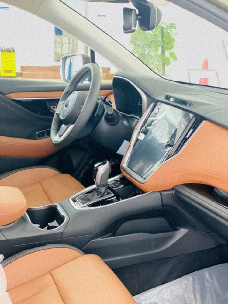 Nội thất phối 2 màu của Subaru Outback 2022