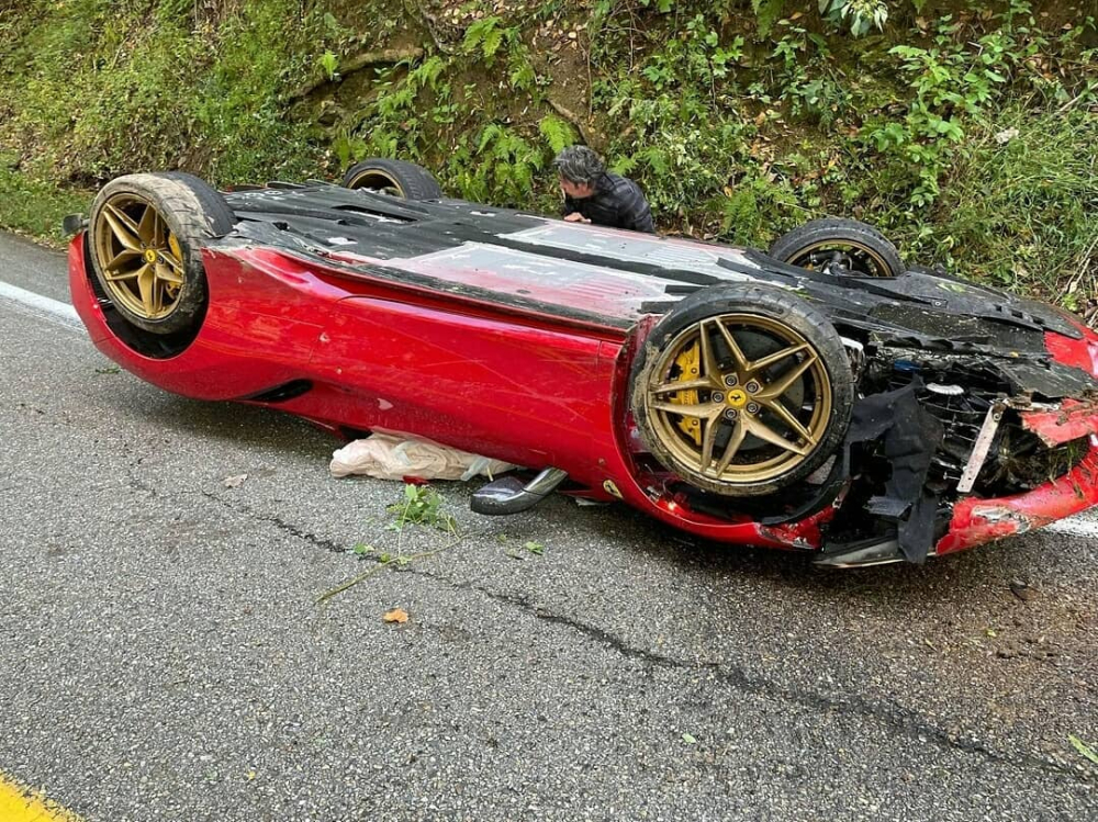 Ferrari 488 Pista gặp nạn tr&ecirc;n con đường ngoằn ngo&egrave;o, nguy hiểm bậc nhất ở Mỹ