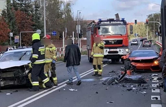 Hiện trường vụ tai nạn liên hoàn do siêu xe Lamborghini Aventador gây ra