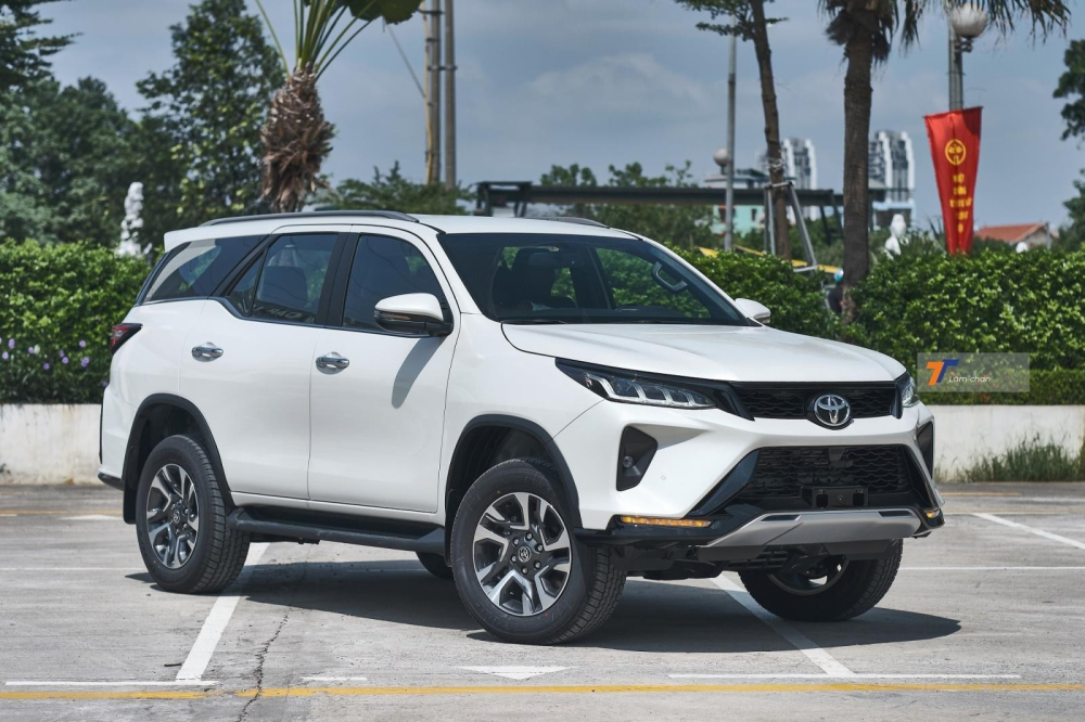 Chỉ có 3 phiên bản của Toyota Fortuner được tặng bảo hiểm vật chất.