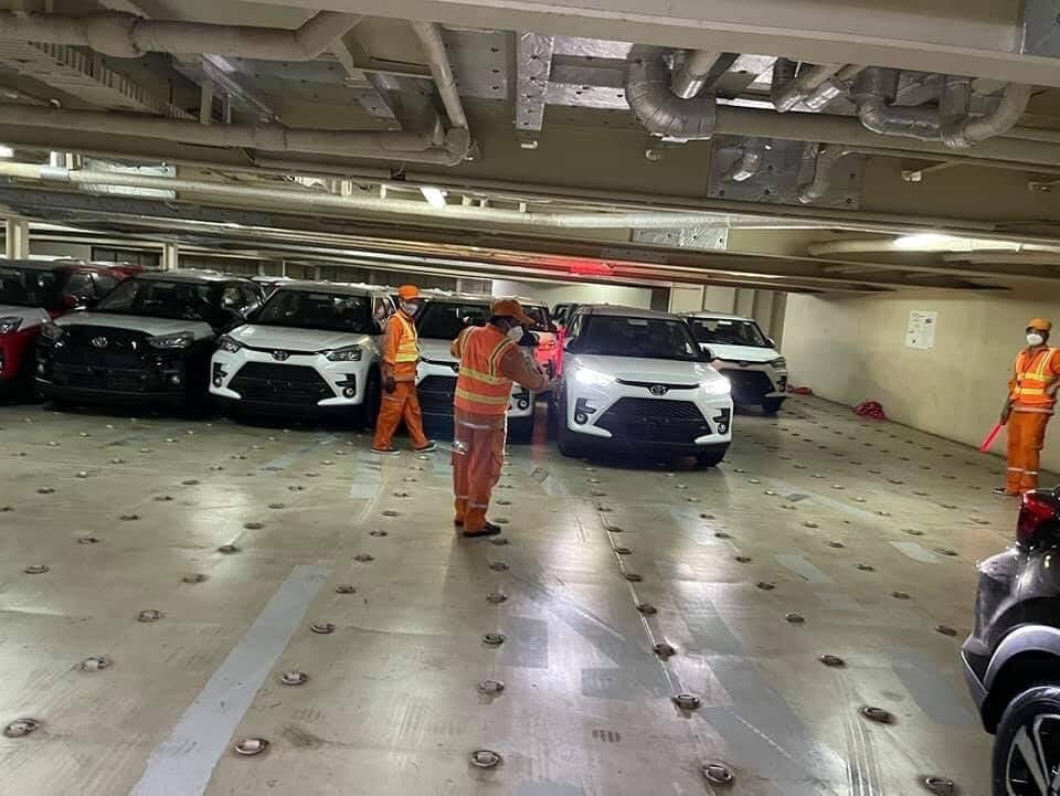 Lô xe Toyota Raize đầu tiên về Việt Nam có khá đầy đủ tùy chọn màu sắc ngoại thất cho khách Việt lựa chọn.