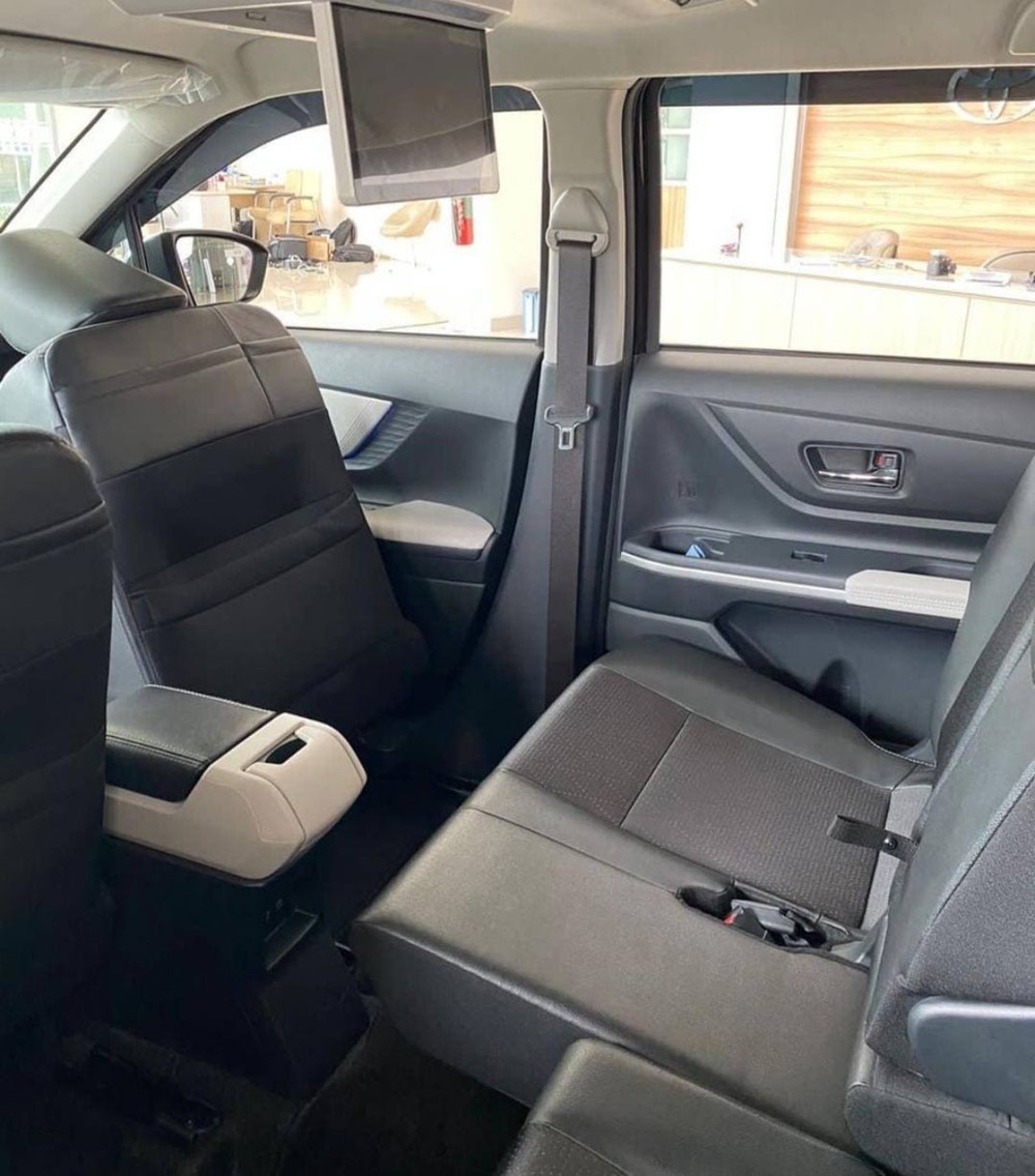 Hàng ghế thứ hai của Toyota Avanza Veloz 2022