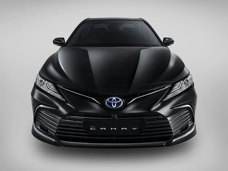 Cận cảnh đầu xe của Toyota Camry Hybrid 2022