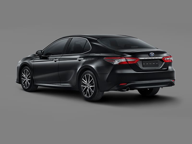 Toyota Camry Hybrid 2022 có đèn hậu cải tiến