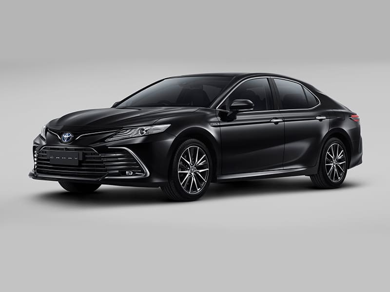 Toyota Camry Hybrid 2022 có thêm vành la-zăng mới