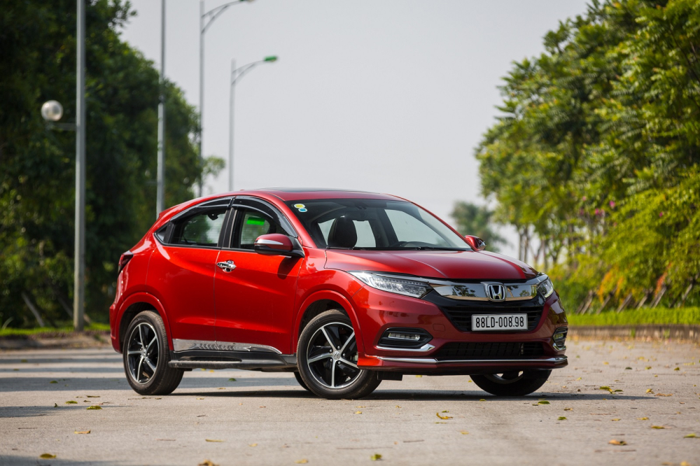Trong những tháng gần đây, Honda HR-V cũng thường xuyên được đại lý áp dụng ưu đãi khủng, có nơi lên tới 150 triệu đồng bao gồm giảm giá tiền mặt và quà tặng phụ kiện.