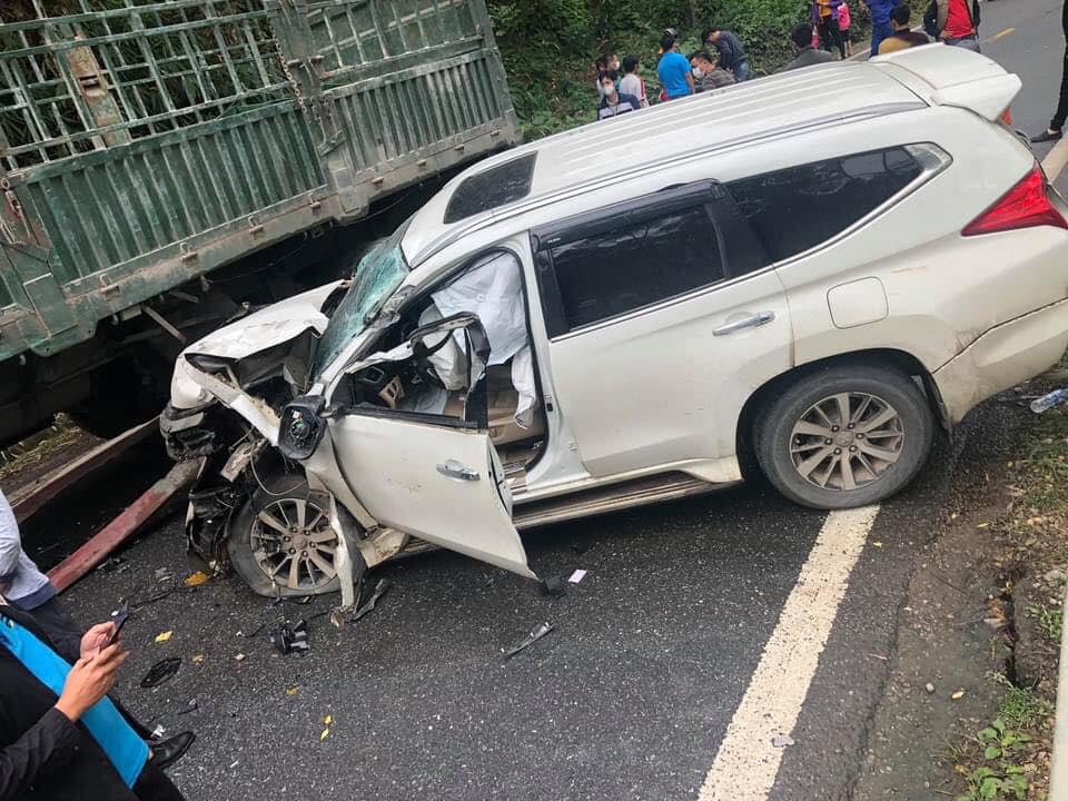 Hiện trường vụ tai nạn trên quốc lộ 3 mà các cán bộ của công ty bảo hiểm đang đến