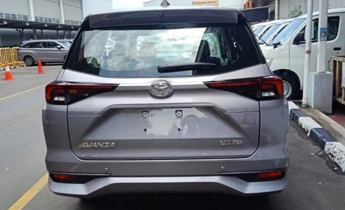 Thiết kế đằng sau của Toyota Avanza 2022 bản thường