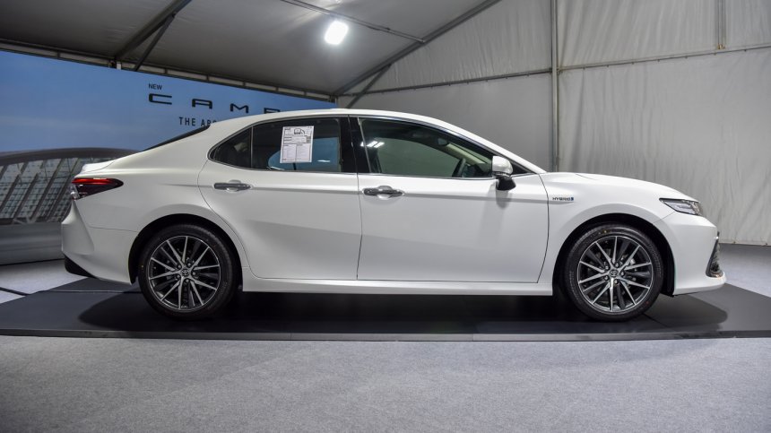 Vành la-zăng của Toyota Camry 2022 tăng kích thước lên 18 inch