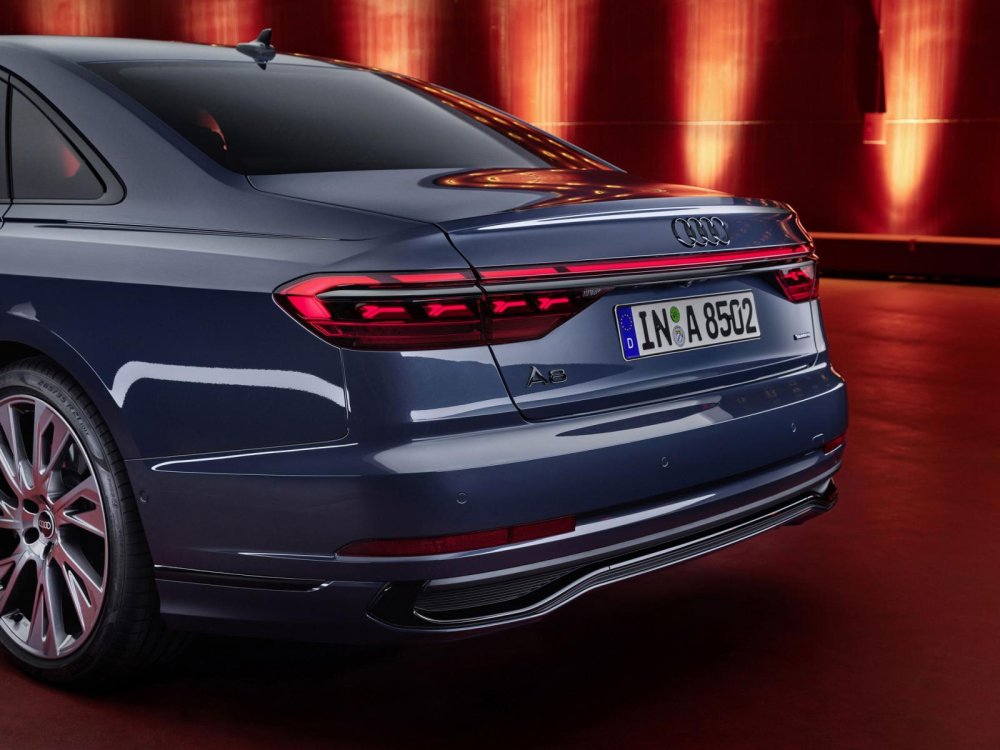 Đèn hậu OLED kỹ thuật số tiêu chuẩn của Audi A8 2022