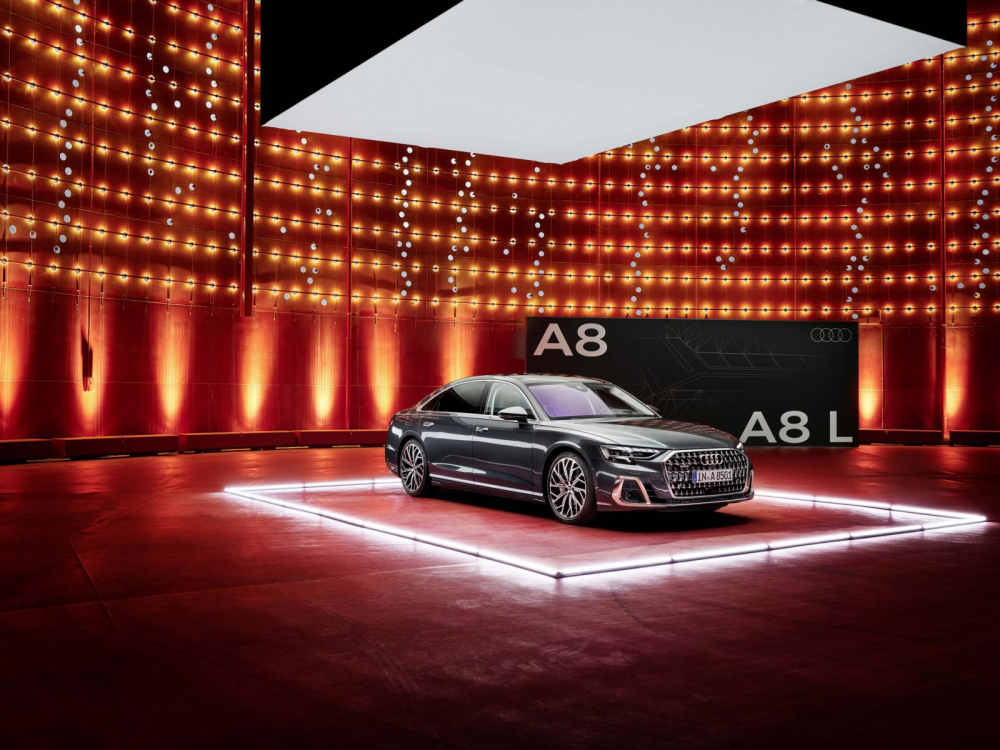 Audi A8L 2022 cũng trình làng cùng với A8 tiêu chuẩn và S8 thể thao