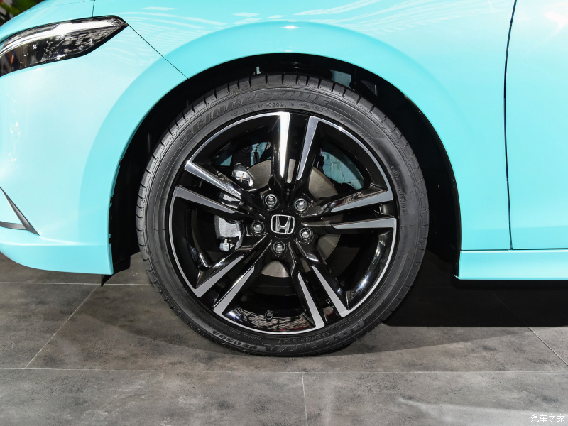 Vành 5 chấu kép phối 2 màu thể thao của Honda Integra 2022