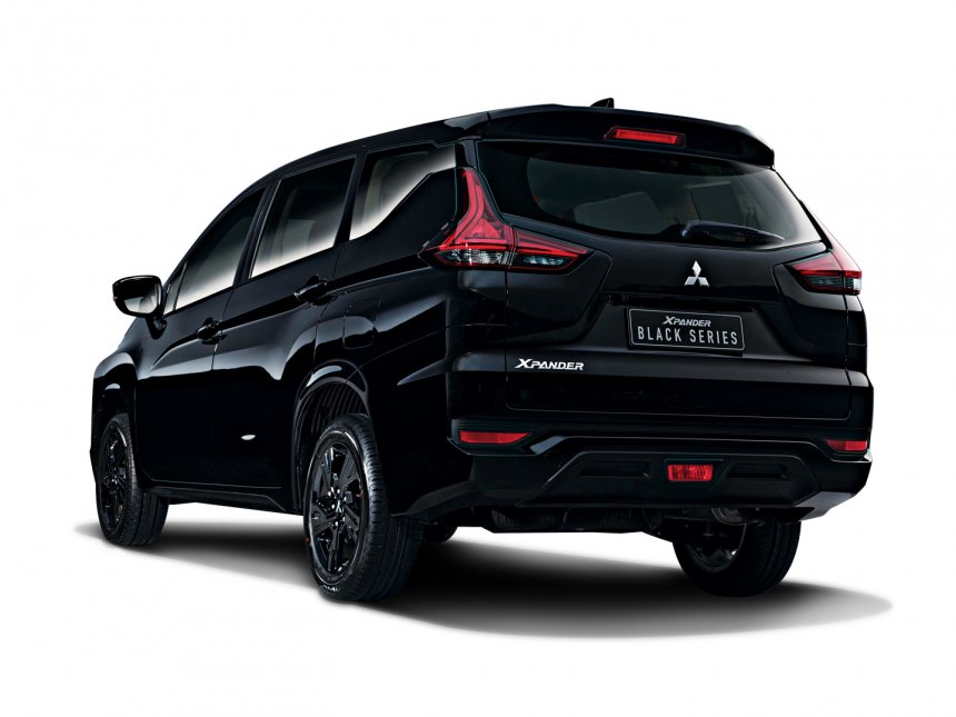 Mitsubishi Xpander Black Series d&ugrave;ng động cơ giống bản thường