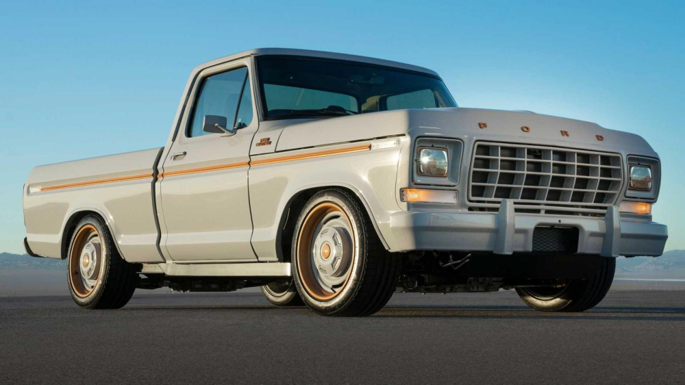 Phía trước của Ford F-100 Eluminator