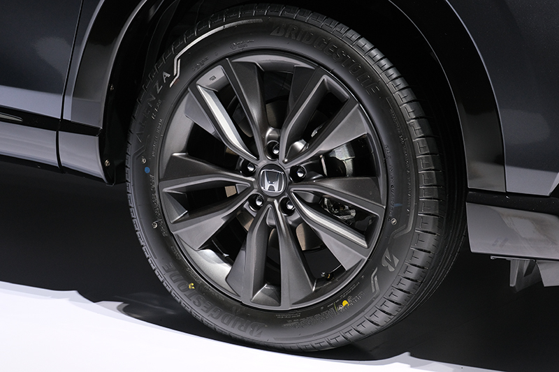 Vành 18 inch màu khói của Honda HR-V 2022