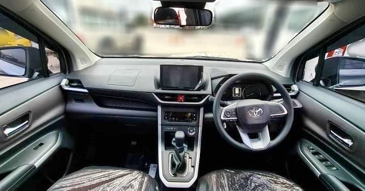 Nội thất b&ecirc;n trong Toyota Avanza 2022