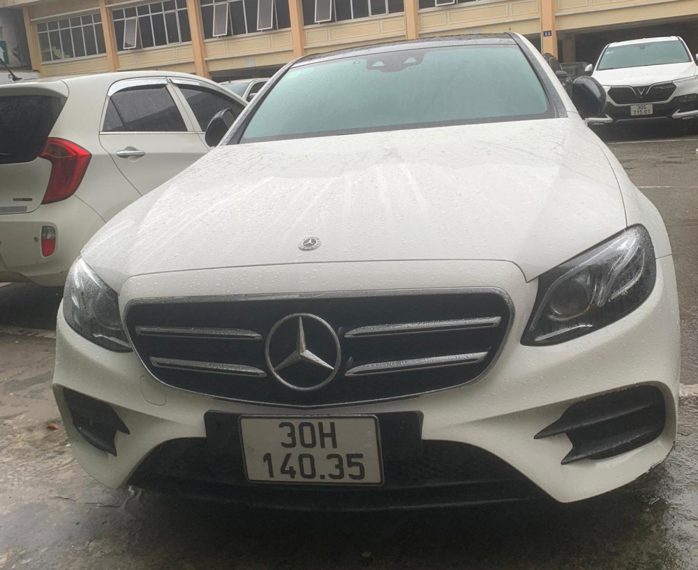 Mercedes-Benz E300