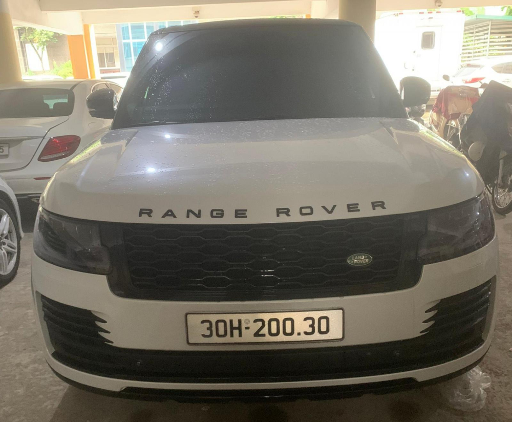 Một chiếc xe Range Rover thế hệ mới thuộc phiên bản Autobiography có giá hơn 10 tỷ đồng
