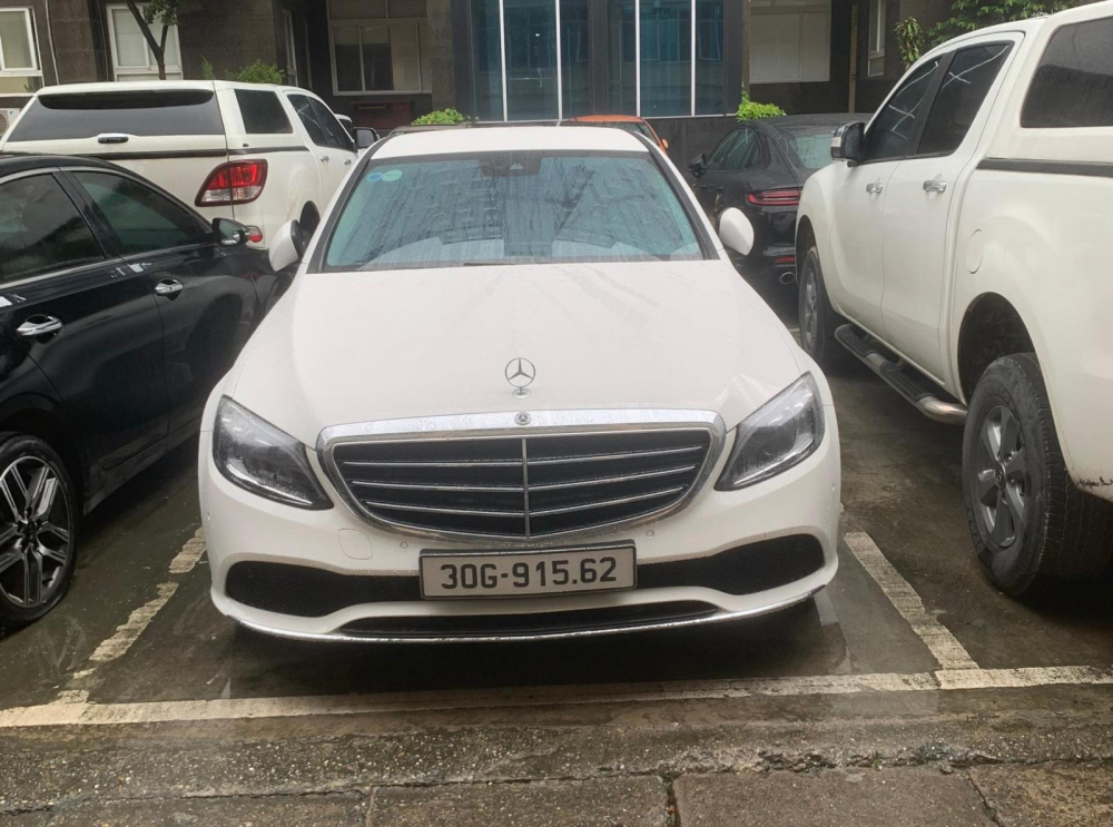 Mercedes-Benz C250 Exclusive có giá 1,73 tỷ đồng