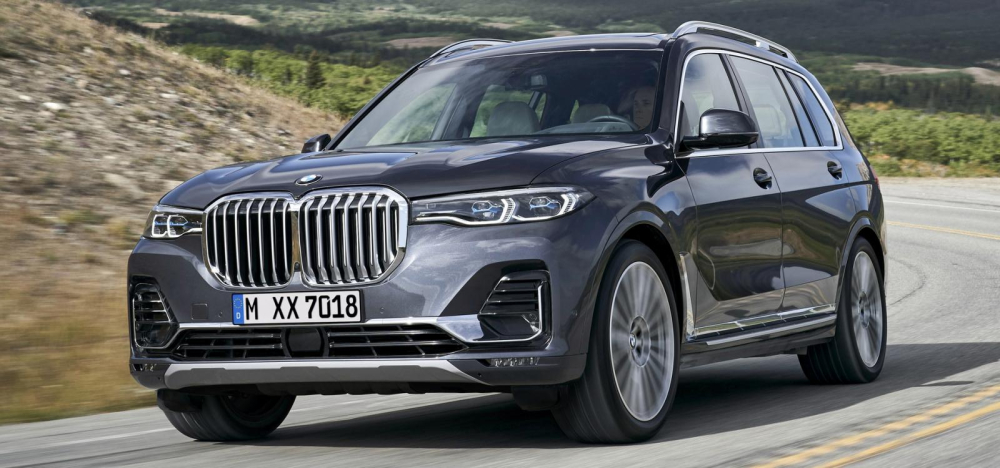 X7 là một trong những mẫu xe BMW bị bán ra thị trường mà không có màn hình cảm ứng