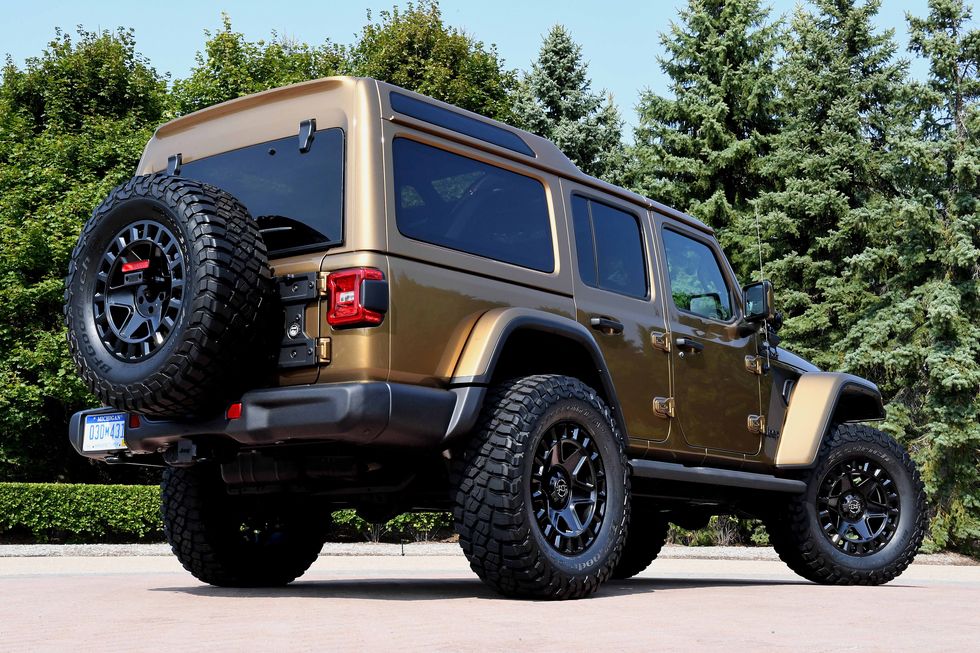 Cản sau của Jeep Wrangler Overlook Concept được mở rộng