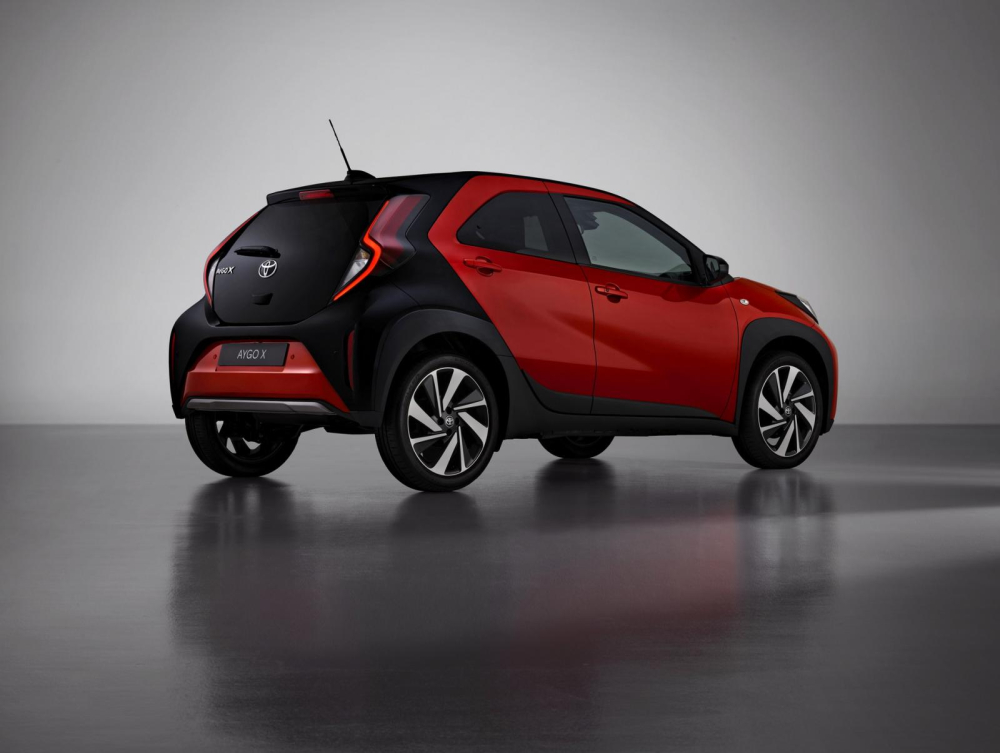 Toyota Aygo X 2022 sở hữu thiết kế ngoại thất lạ mắt và độc đáo
