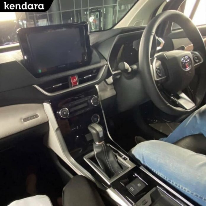 Cụm điều khiển trung tâm của Toyota Veloz 2022 Cụm điều khiển trung tâm của Toyota Veloz 2022