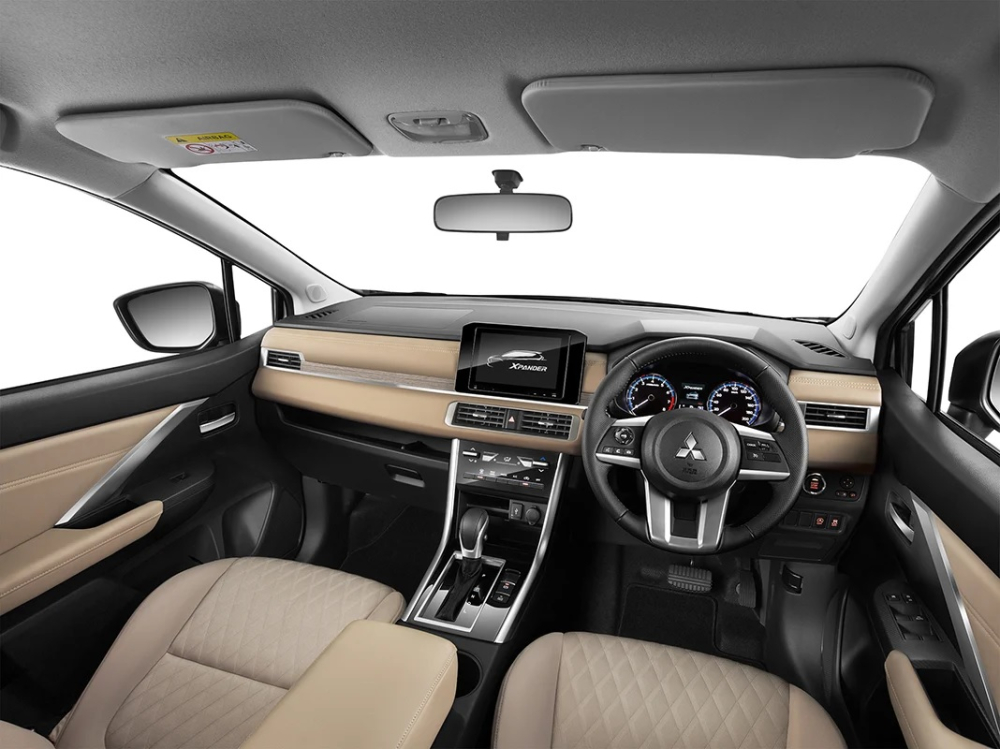 Mitsubishi Xpander 2022 có phanh tay điện tử mới