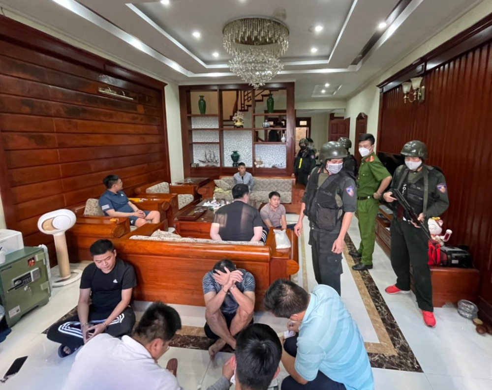 Nhóm đối tượng bị công an bắt giữ