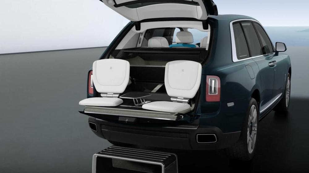 Hai ghế ngắm cảnh của chiếc xe Rolls-Royce Cullinan