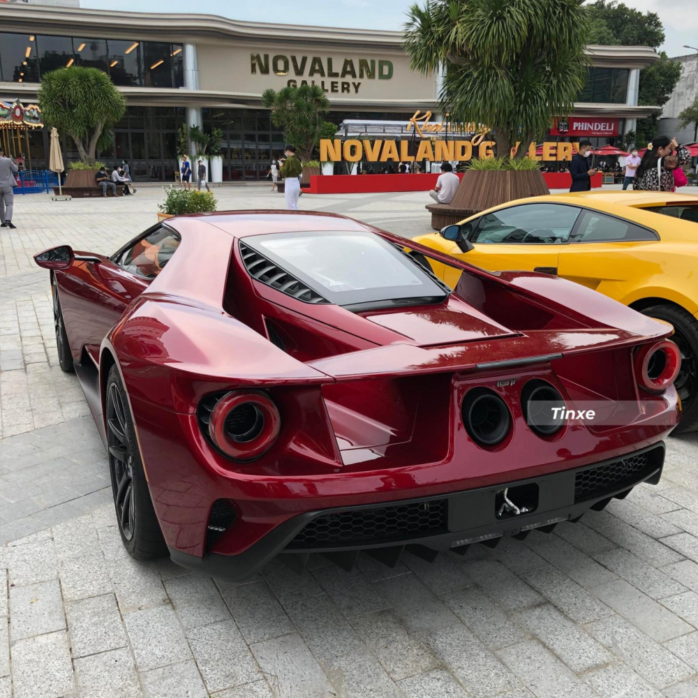Đ&acirc;y l&agrave; 1 trong 2 chiếc xe Ford GT c&oacute; mặt tại Việt Nam hiện nay