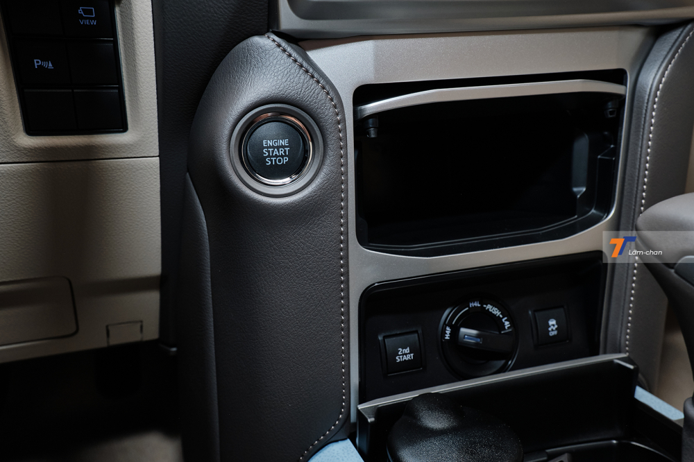 Cuối cùng thì Toyota Land Cruiser Prado 2021 cũng có đề nổ nút bấm. Cuối cùng thì Toyota Land Cruiser Prado 2021 cũng có đề nổ nút bấm.