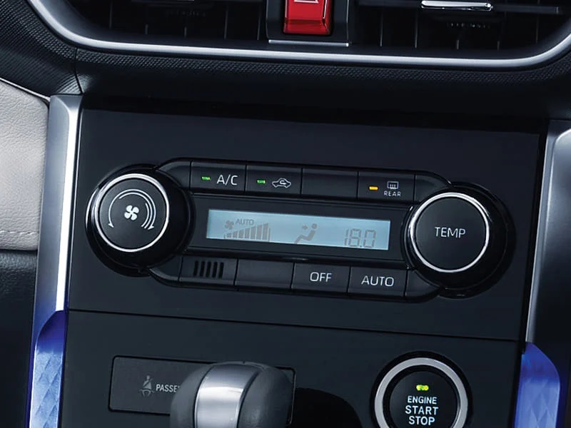 Màn hình của hệ thống điều hòa trên Toyota Veloz 2022