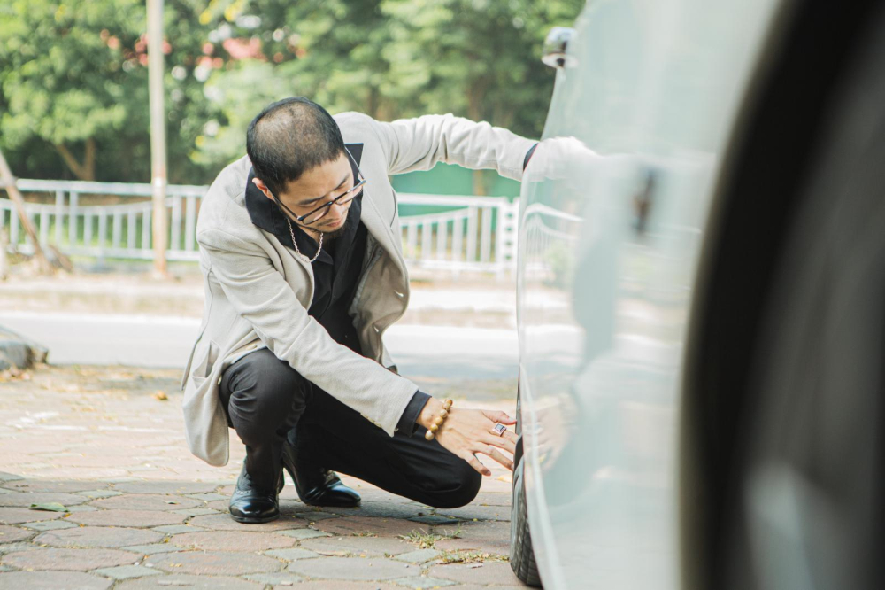 “Hồi mới ra ngoài kinh doanh cũng không có nhiều điều kiện để thực hiện đam mê, thêm nữa là muốn tập trung cho gia đình nên cần các mẫu xe thực dụng hơn” – Anh Lê chia sẻ.
