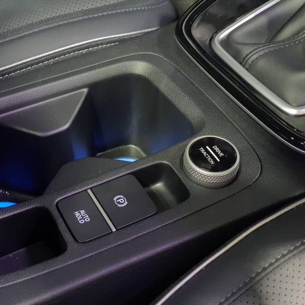 N&uacute;m xoay chọn chế độ l&aacute;i ở cụm điều khiển trung t&acirc;m của Hyundai Creta 2022
