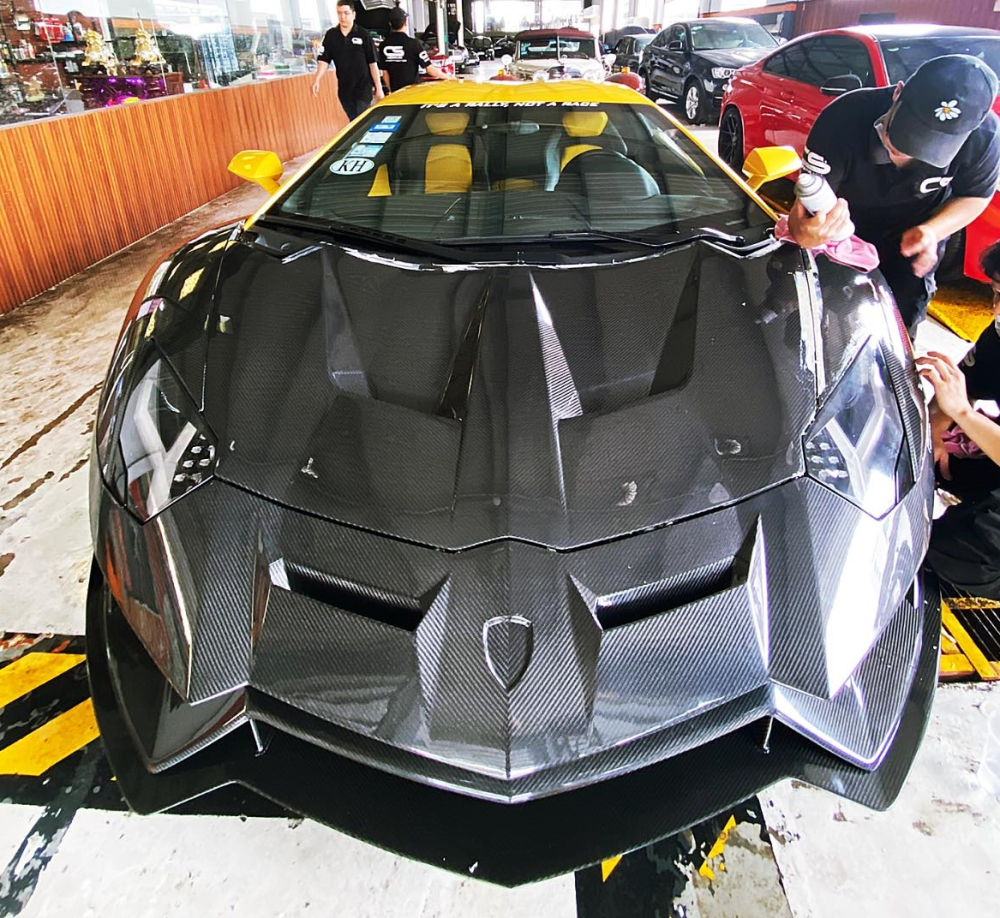 Lamborghini Aventador độ Duke Dynamics với ngoại thất carbon trần v&agrave; đu&ocirc;i xe Centenario của đại gia Việt sắp ho&agrave;n th&agrave;nh