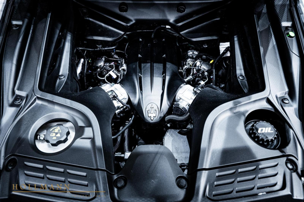 Động cơ si&ecirc;u xe Maserati MC20