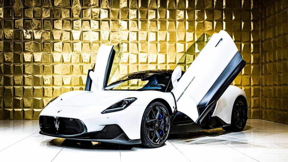 Chiếc xe Maserati MC20 n&agrave;y c&oacute; gi&aacute; b&aacute;n tại nước ngo&agrave;i 7,2 tỷ đồng