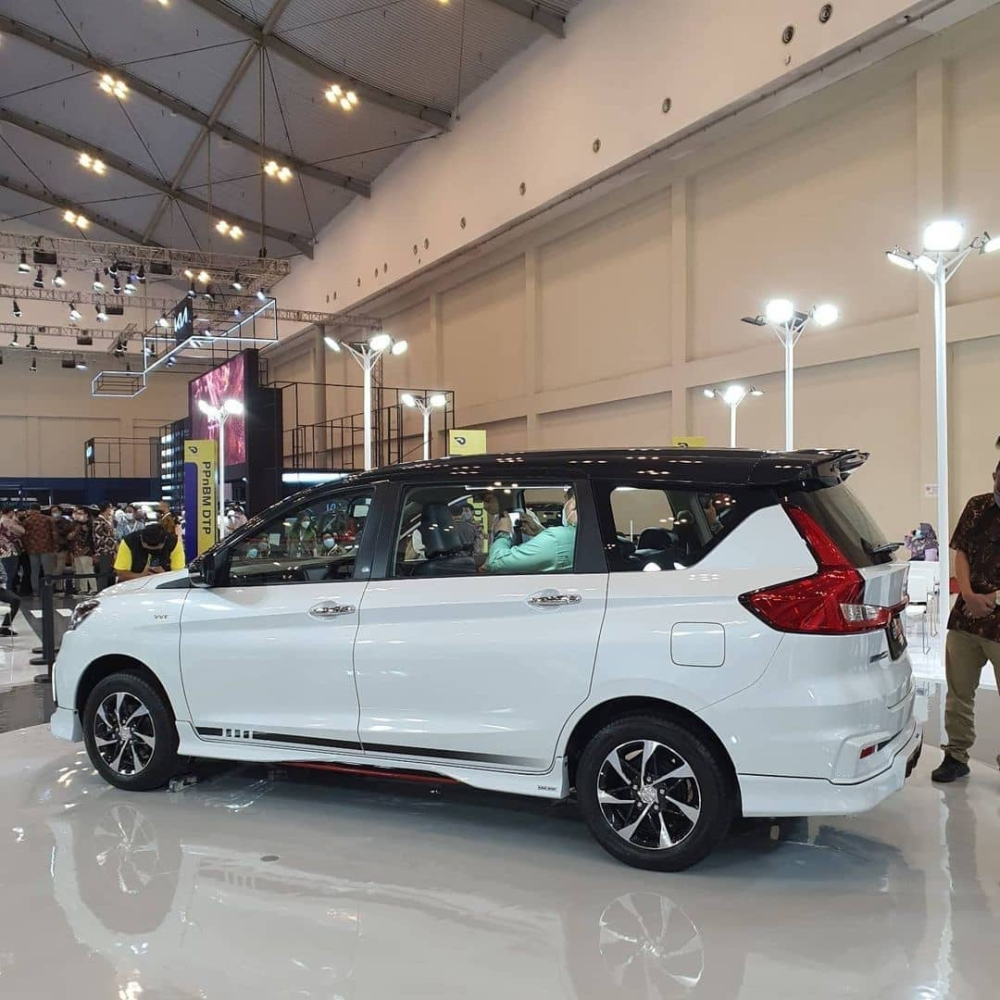 Suzuki Ertiga Sport FF 2022 được sơn phối 2 màu mới