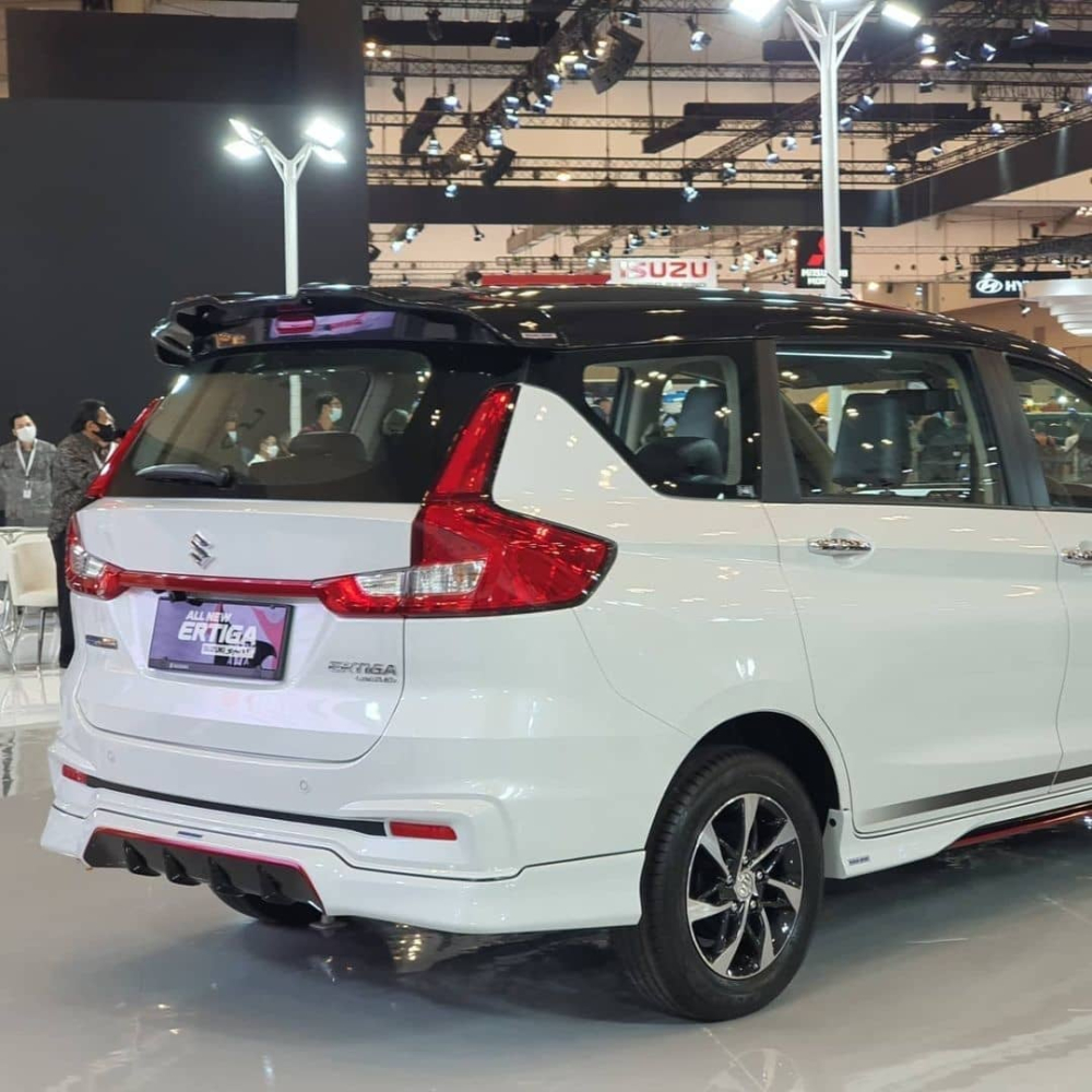 Suzuki Ertiga Sport FF 2022 nhìn từ đằng sau