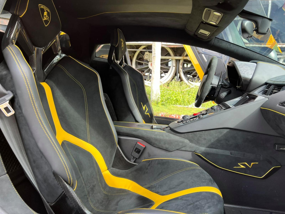 Nội thất xe Lamborghini Aventador SV Nội thất xe Lamborghini Aventador SV