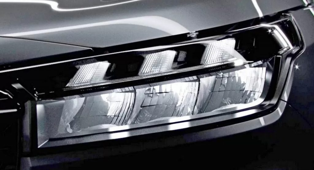 Hình ảnh hé lộ thiết kế đèn pha mới của Suzuki S-Cross 2022