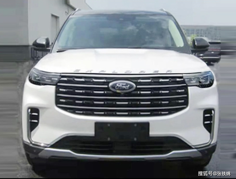 Cận cảnh thiết kế đầu xe của Ford Explorer 2022